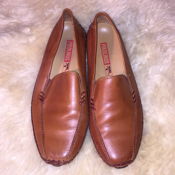PIKOLINOS Shoes - Pikolinos flat leather shoes size 8